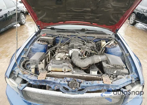 2009 Ford Mustang V6/V6 Premium from USA, damaged, VIN 1ZVHT80N695130477